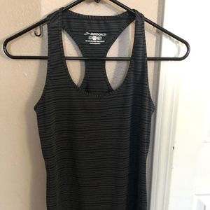 Brooks Pick-up running tank. Size XS